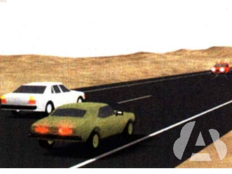 El conductor del vehículo blanco quiere volver rápidamente al carril derecho…