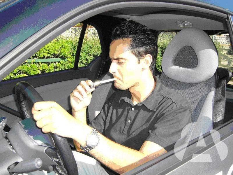 Fumar al volante...