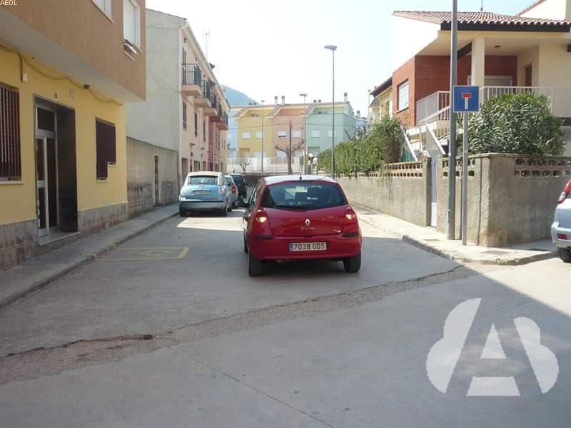 La maniobra de marcha atrás está totalmente prohibida en...