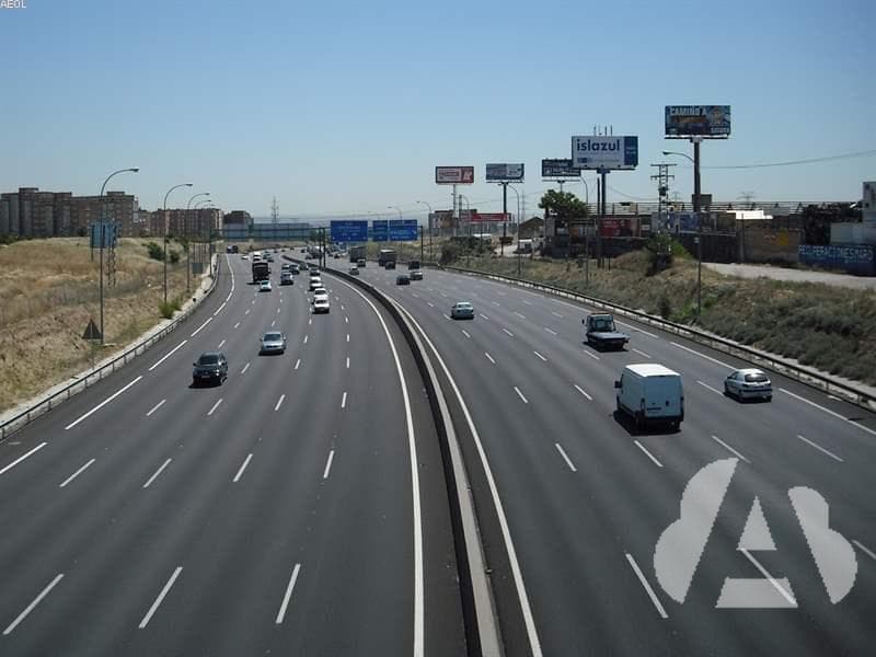 Está prohibida la circulación de vehículos a motor que no disponen de...