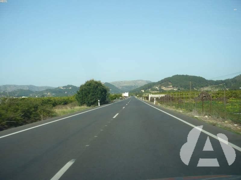 Fuera de poblado, los peatones circularán siempre por la derecha...
