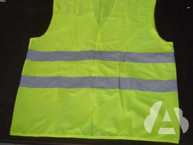 Si va a prestar ayuda en un accidente, respecto al uso del chaleco reflectante,…