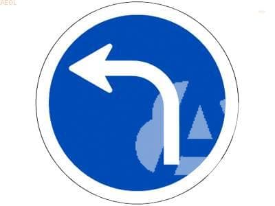 En una intersección con esta señal, ¿está permitido cambiar el sentido de la…